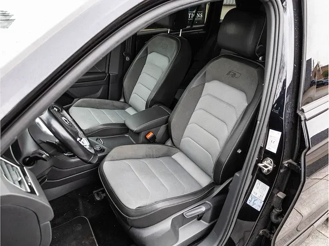 Volkswagen tiguan 2.0 tsi 4motion r-line 190pk automaat 2020 virtual cockpit adaptive cruise 19"inch led dab - afbeelding 4 van  42