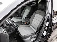 Volkswagen tiguan 2.0 tsi 4motion r-line 190pk automaat 2020 virtual cockpit adaptive cruise 19"inch led dab - afbeelding 4 van  42