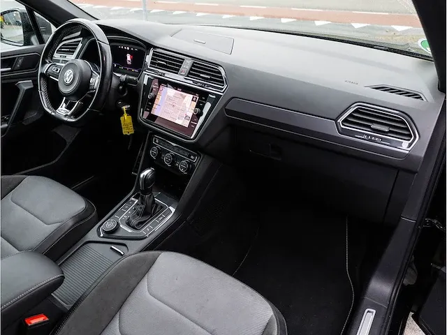 Volkswagen tiguan 2.0 tsi 4motion r-line 190pk automaat 2020 virtual cockpit adaptive cruise 19"inch led dab - afbeelding 5 van  42