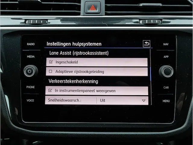 Volkswagen tiguan 2.0 tsi 4motion r-line 190pk automaat 2020 virtual cockpit adaptive cruise 19"inch led dab - afbeelding 15 van  42