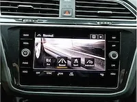 Volkswagen tiguan 2.0 tsi 4motion r-line 190pk automaat 2020 virtual cockpit adaptive cruise 19"inch led dab - afbeelding 17 van  42