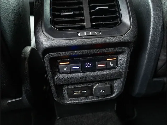 Volkswagen tiguan 2.0 tsi 4motion r-line 190pk automaat 2020 virtual cockpit adaptive cruise 19"inch led dab - afbeelding 21 van  42