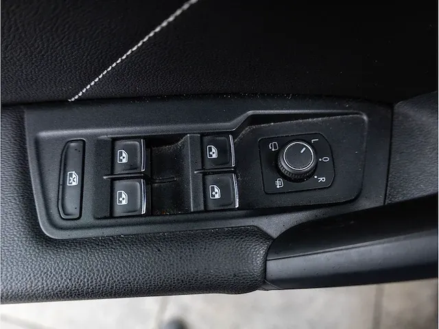 Volkswagen tiguan 2.0 tsi 4motion r-line 190pk automaat 2020 virtual cockpit adaptive cruise 19"inch led dab - afbeelding 22 van  42