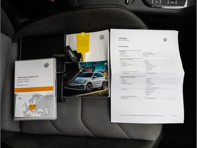 Volkswagen tiguan 2.0 tsi 4motion r-line 190pk automaat 2020 virtual cockpit adaptive cruise 19"inch led dab - afbeelding 24 van  42