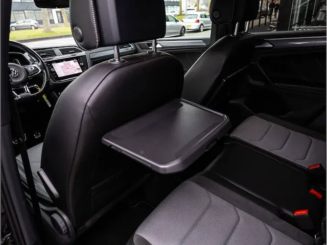 Volkswagen tiguan 2.0 tsi 4motion r-line 190pk automaat 2020 virtual cockpit adaptive cruise 19"inch led dab - afbeelding 28 van  42