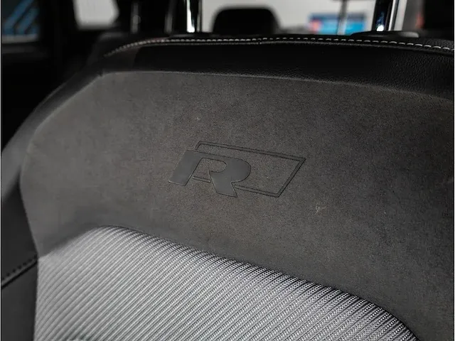 Volkswagen tiguan 2.0 tsi 4motion r-line 190pk automaat 2020 virtual cockpit adaptive cruise 19"inch led dab - afbeelding 31 van  42