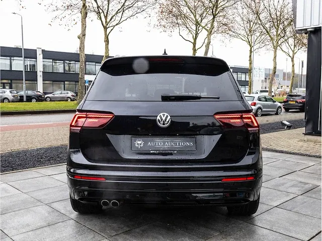 Volkswagen tiguan 2.0 tsi 4motion r-line 190pk automaat 2020 virtual cockpit adaptive cruise 19"inch led dab - afbeelding 34 van  42
