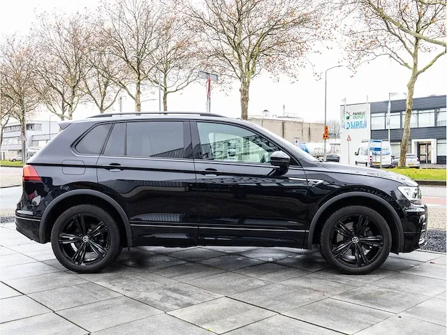 Volkswagen tiguan 2.0 tsi 4motion r-line 190pk automaat 2020 virtual cockpit adaptive cruise 19"inch led dab - afbeelding 39 van  42