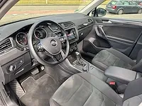 Volkswagen tiguan 2.0 tsi 4motion r-line 230pk automaat 2019 panoramadak head-up camera adaptive cruise 19"inch - afbeelding 3 van  30