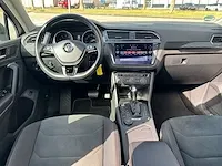 Volkswagen tiguan 2.0 tsi 4motion r-line 230pk automaat 2019 panoramadak head-up camera adaptive cruise 19"inch - afbeelding 7 van  30