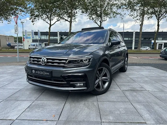 Volkswagen tiguan 2.0 tsi 4motion r-line 230pk automaat 2019 panoramadak head-up camera adaptive cruise 19"inch - afbeelding 1 van  30