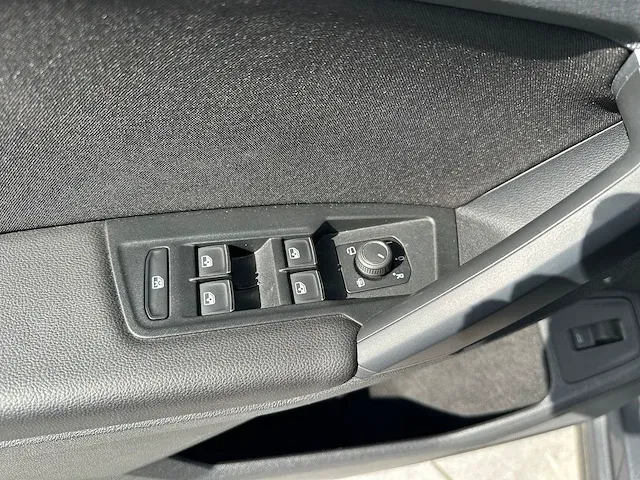 Volkswagen tiguan 2.0 tsi 4motion r-line 230pk automaat 2019 panoramadak head-up camera adaptive cruise 19"inch - afbeelding 19 van  30