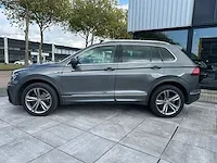 Volkswagen tiguan 2.0 tsi 4motion r-line 230pk automaat 2019 panoramadak head-up camera adaptive cruise 19"inch - afbeelding 12 van  30
