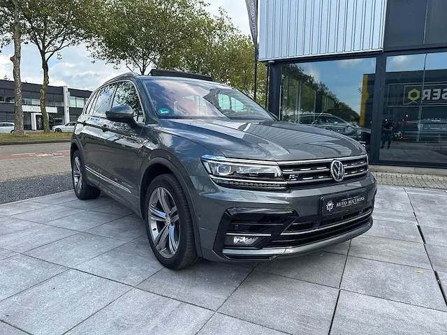 Volkswagen tiguan 2.0 tsi 4motion r-line 230pk automaat 2019 panoramadak head-up camera adaptive cruise 19"inch - afbeelding 28 van  30