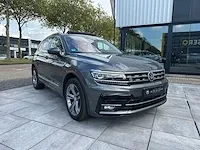 Volkswagen tiguan 2.0 tsi 4motion r-line 230pk automaat 2019 panoramadak head-up camera adaptive cruise 19"inch - afbeelding 28 van  30