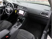 Volkswagen tiguan 2.0 tsi 4motion r-line 230pk automaat 2019 panoramadak head-up camera adaptive cruise 19"inch - afbeelding 6 van  46