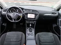 Volkswagen tiguan 2.0 tsi 4motion r-line 230pk automaat 2019 panoramadak head-up camera adaptive cruise 19"inch - afbeelding 7 van  46