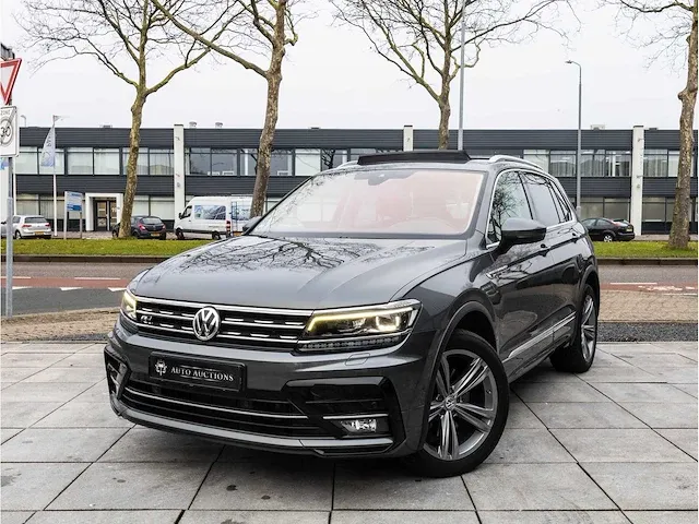 Volkswagen tiguan 2.0 tsi 4motion r-line 230pk automaat 2019 panoramadak head-up camera adaptive cruise 19"inch - afbeelding 1 van  46