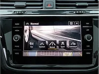 Volkswagen tiguan 2.0 tsi 4motion r-line 230pk automaat 2019 panoramadak head-up camera adaptive cruise 19"inch - afbeelding 18 van  46