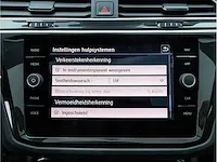 Volkswagen tiguan 2.0 tsi 4motion r-line 230pk automaat 2019 panoramadak head-up camera adaptive cruise 19"inch - afbeelding 22 van  46