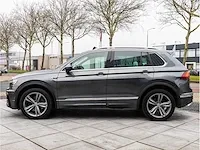 Volkswagen tiguan 2.0 tsi 4motion r-line 230pk automaat 2019 panoramadak head-up camera adaptive cruise 19"inch - afbeelding 12 van  46
