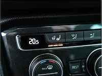 Volkswagen tiguan 2.0 tsi 4motion r-line 230pk automaat 2019 panoramadak head-up camera adaptive cruise 19"inch - afbeelding 25 van  46
