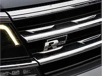 Volkswagen tiguan 2.0 tsi 4motion r-line 230pk automaat 2019 panoramadak head-up camera adaptive cruise 19"inch - afbeelding 38 van  46