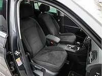 Volkswagen tiguan 2.0 tsi 4motion r-line 230pk automaat 2019 panoramadak head-up camera adaptive cruise 19"inch - afbeelding 40 van  46