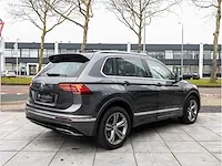 Volkswagen tiguan 2.0 tsi 4motion r-line 230pk automaat 2019 panoramadak head-up camera adaptive cruise 19"inch - afbeelding 42 van  46