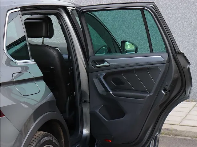 Volkswagen tiguan 2.0 tsi 4motion r-line |pano| l-985-vj - afbeelding 24 van  66