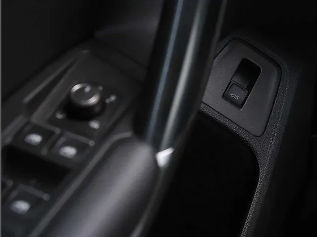 Volkswagen tiguan 2.0 tsi 4motion r-line |pano| l-985-vj - afbeelding 31 van  66