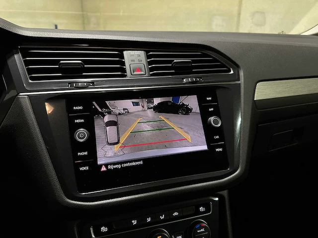 Volkswagen tiguan allspace 1.5 tsi comfortline business -automaat- 150pk 2020, j-620-st - afbeelding 24 van  44