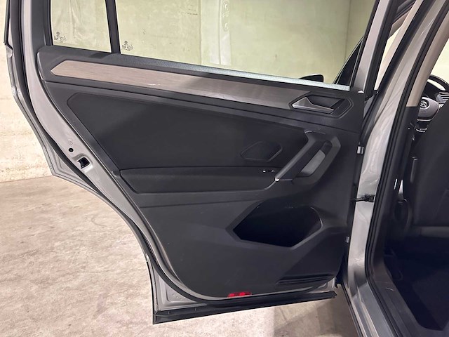 Volkswagen tiguan allspace 1.5 tsi comfortline business -automaat- 150pk 2020, j-620-st - afbeelding 28 van  44