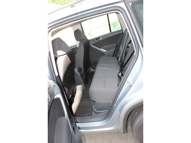 Volkswagen tiguan met kenteken 70-hsk-1 - afbeelding 2 van  12