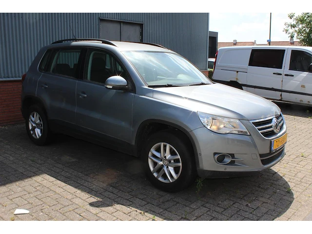 Volkswagen tiguan met kenteken 70-hsk-1 - afbeelding 5 van  12