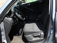 Volkswagen tiguan met kenteken 70-hsk-1 - afbeelding 12 van  12