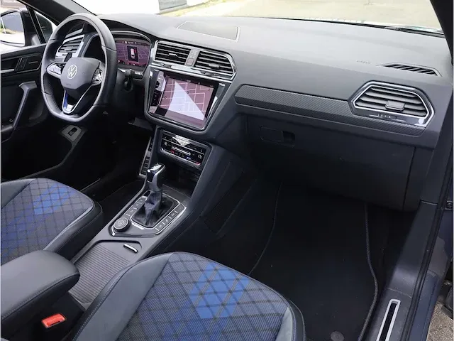 Volkswagen tiguan r 2.0 tsi 4motion 320pk 2021 panodak akrapovic 360°camera matrix iq light harman/kardon 21"inch - afbeelding 7 van  44