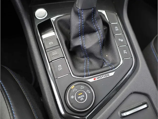 Volkswagen tiguan r 2.0 tsi 4motion 320pk 2021 panodak akrapovic 360°camera matrix iq light harman/kardon 21"inch - afbeelding 16 van  44