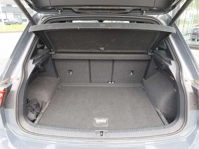 Volkswagen tiguan r 2.0 tsi 4motion 320pk 2021 panodak akrapovic 360°camera matrix iq light harman/kardon 21"inch - afbeelding 35 van  44