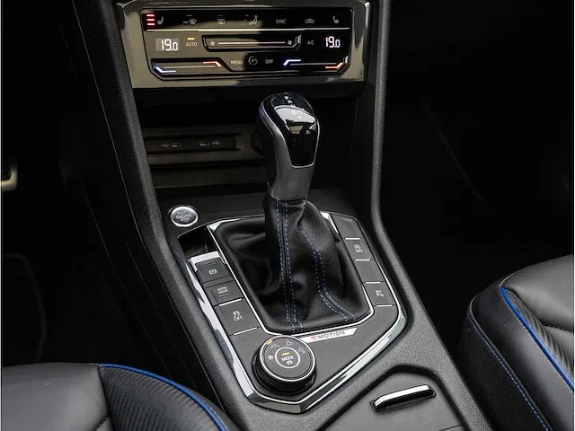 Volkswagen tiguan r 2.0 tsi 4motion 320pk automaat 2021 panodak akrapovic keyless 360°camera 21"inch, t-622-sp - afbeelding 26 van  51