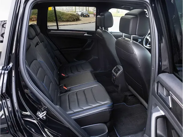 Volkswagen tiguan r 2.0 tsi 4motion 320pk automaat 2021 panodak akrapovic keyless 360°camera 21"inch, t-622-sp - afbeelding 44 van  51