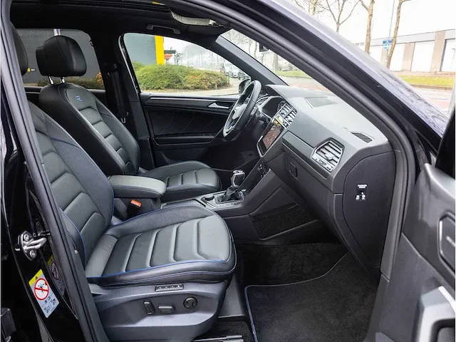 Volkswagen tiguan r 2.0 tsi 4motion 320pk automaat 2021 panodak akrapovic keyless 360°camera 21"inch, t-622-sp - afbeelding 47 van  51