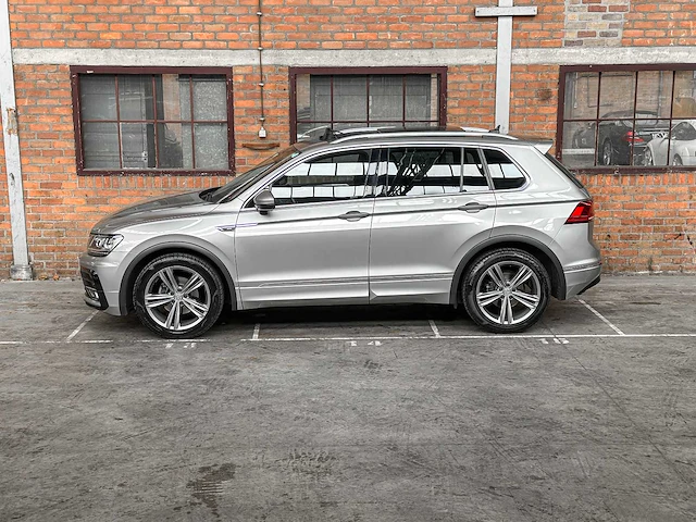 Volkswagen tiguan r-line 1.5 tsi act highline business 150pk 2020, h-128-nt - afbeelding 10 van  50