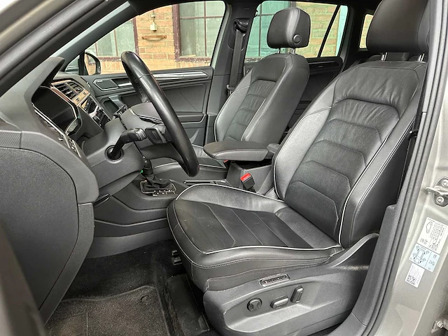 Volkswagen tiguan r-line 1.5 tsi act highline business 150pk 2020, h-128-nt - afbeelding 39 van  50