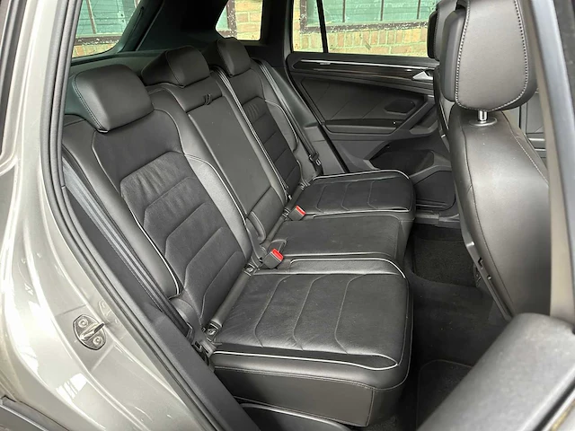 Volkswagen tiguan r-line 1.5 tsi act highline business 150pk 2020, h-128-nt - afbeelding 41 van  50