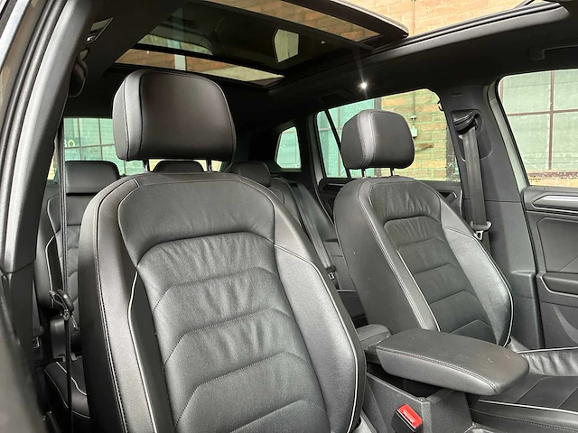 Volkswagen tiguan r-line 1.5 tsi act highline business 150pk 2020, h-128-nt - afbeelding 43 van  50