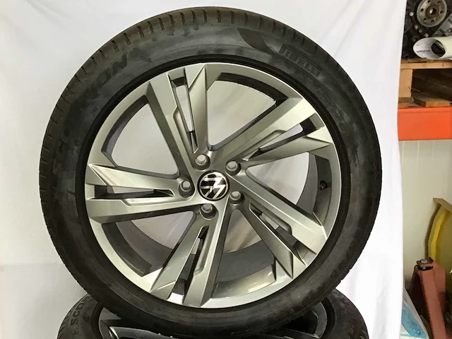Volkswagen tiguan r-line velg (4x) - afbeelding 1 van  5