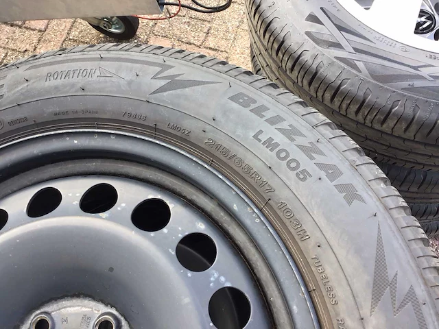 Volkswagen tiguan velg (4x) - afbeelding 2 van  8