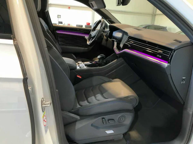 Volkswagen touareg 3.0 ehybrid r 4motion 2021 - afbeelding 28 van  41