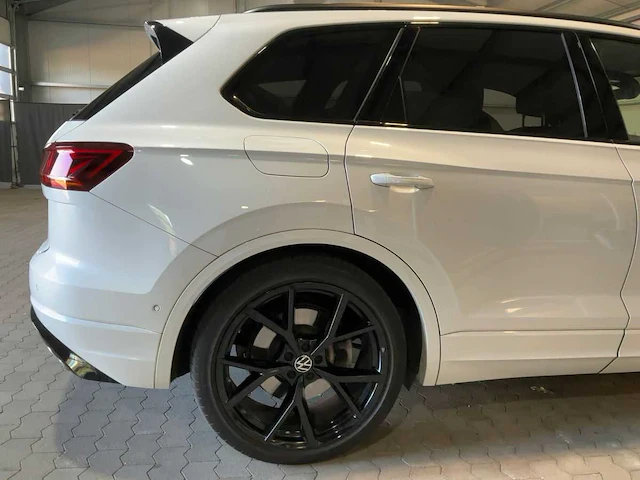 Volkswagen touareg 3.0 ehybrid r 4motion 2021 - afbeelding 33 van  41
